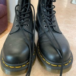 Dr. Martens Women’s Nappa